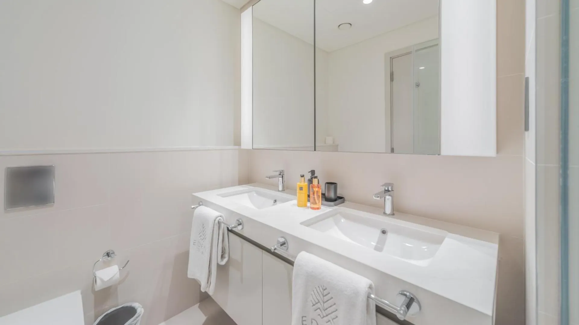 Eden'S Homes & Villas - Sunrise Bay Emaar Beachfront Dubai Apartment
